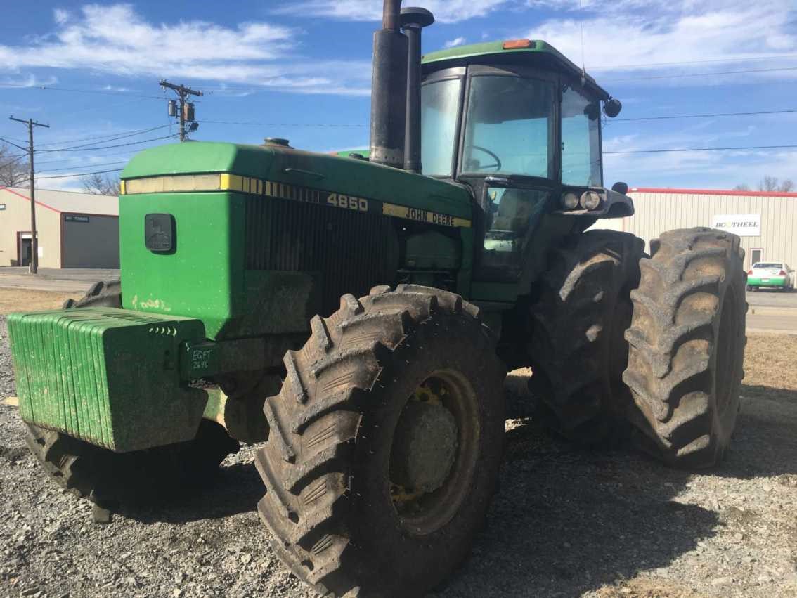 Deere 4850 Top Link Brkt