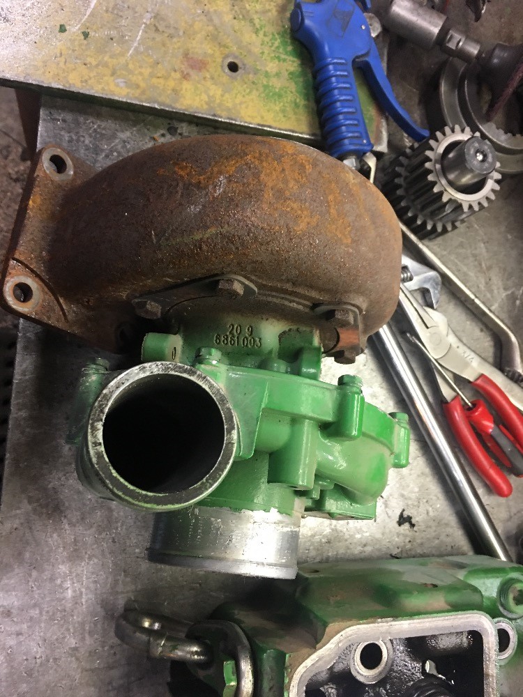 Deere 7420 Turbocharger