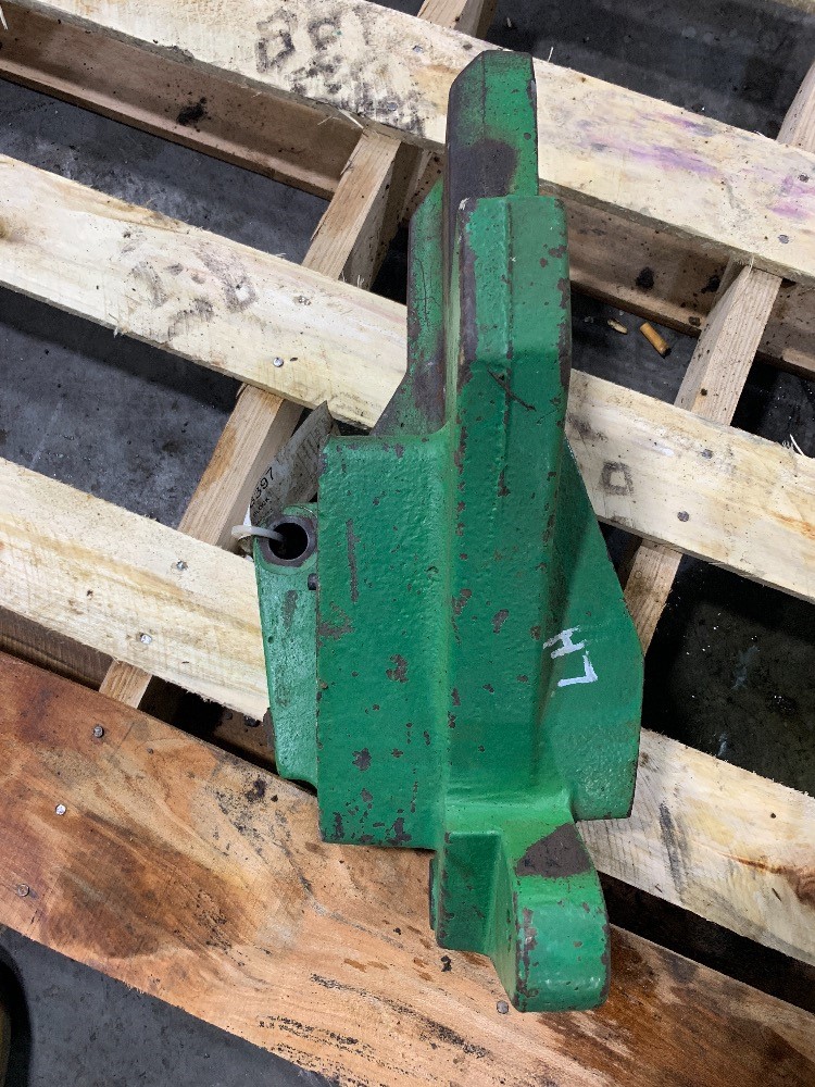 Deere 4640 Sway Block