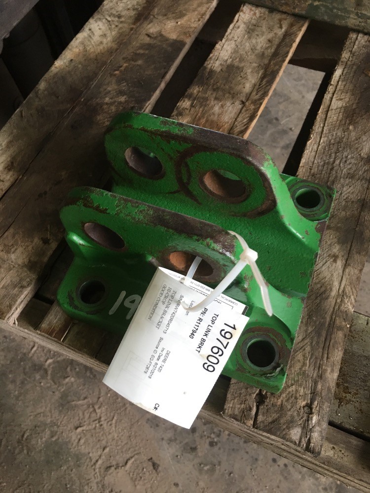 Deere 7420 Top Link Brkt