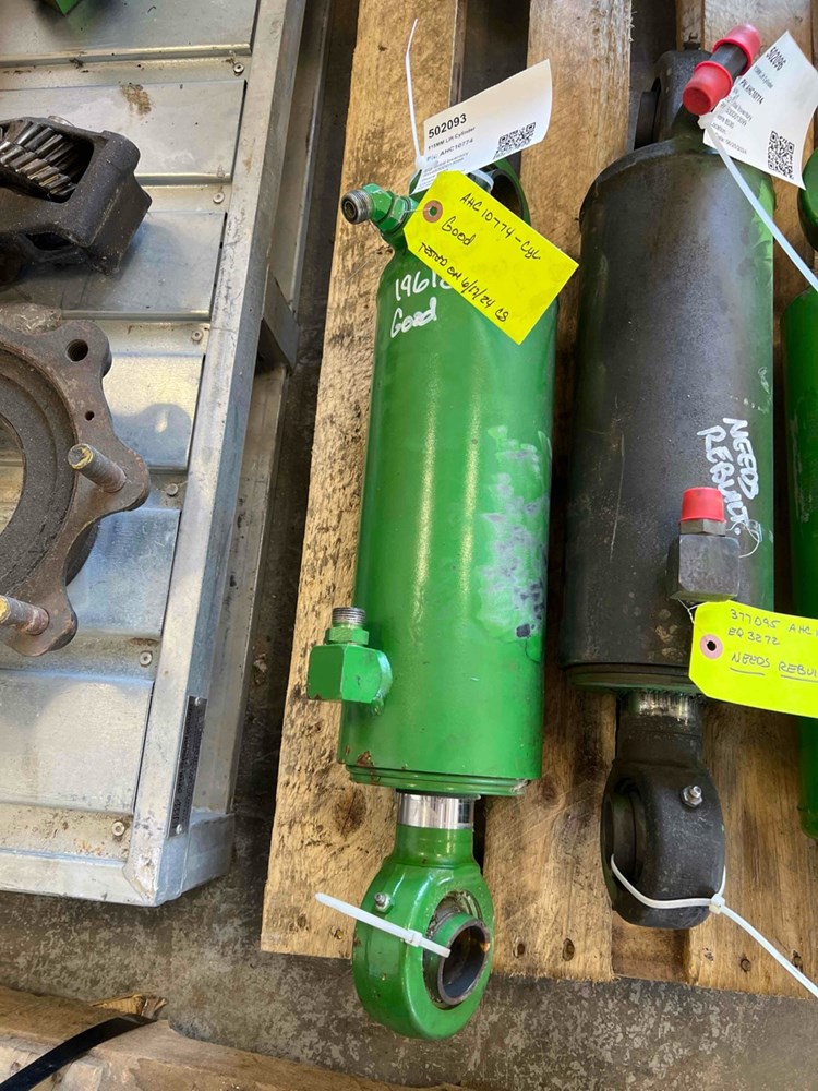 Deere 8530 115MM Lift Cylinder