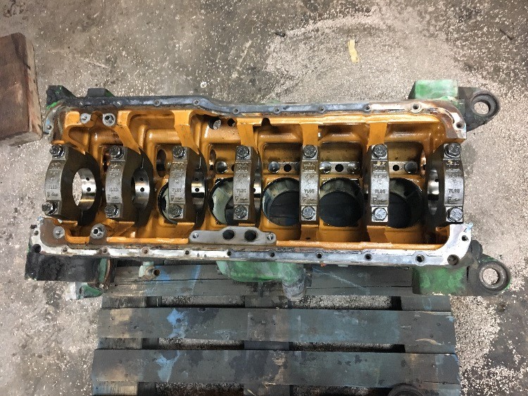 Deere 7810 Cylinder Block