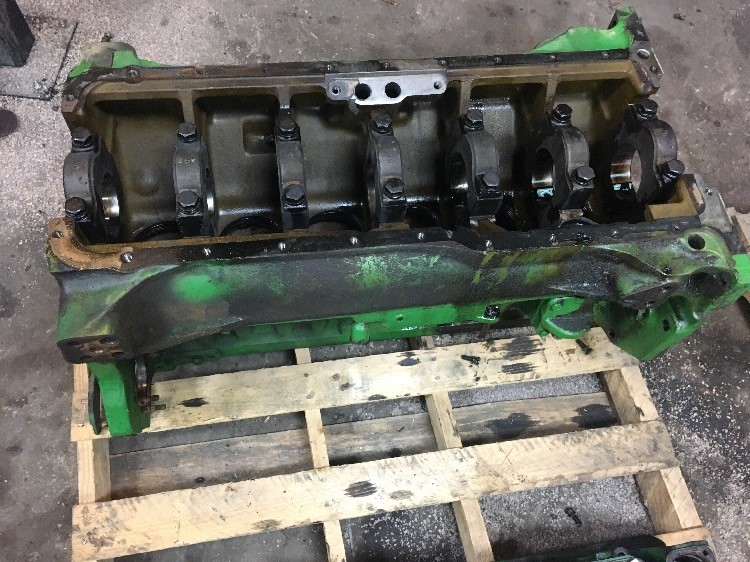 Deere 4430 Cylinder Block