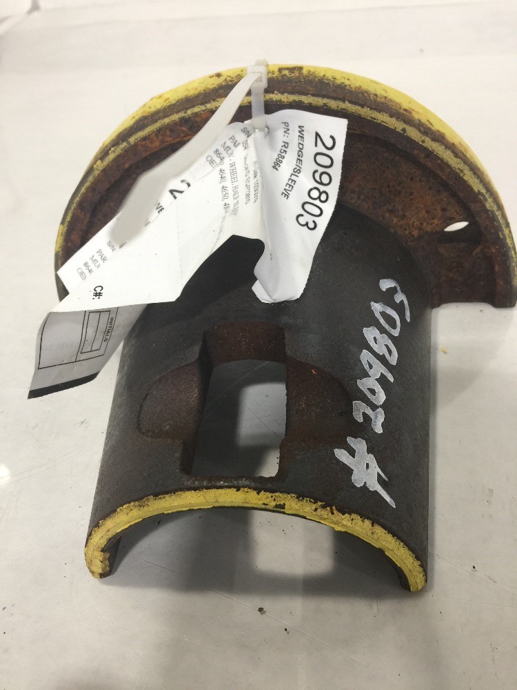 Deere 4840 Wedge/Sleeve