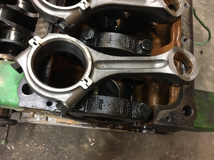 Deere 8400 Connecting Rod