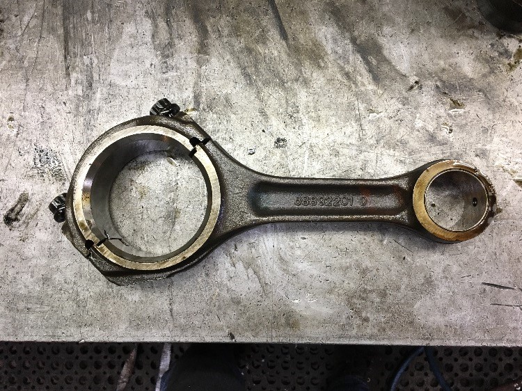 Case/case I.H. 1066 Connecting Rod