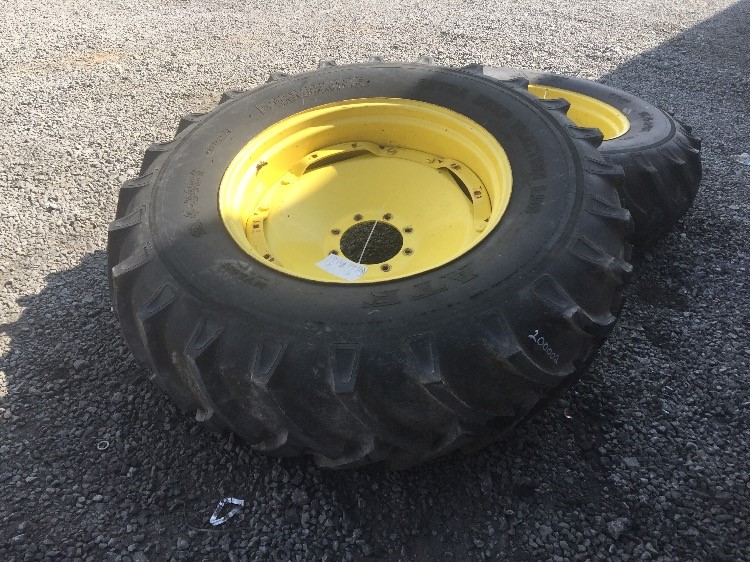 Deere 7400 Rim, Rear