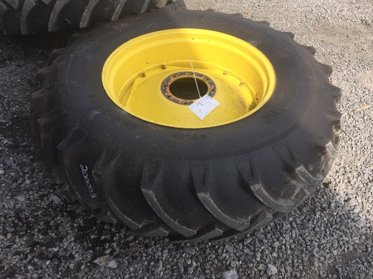 Deere 7400 Rim, Rear