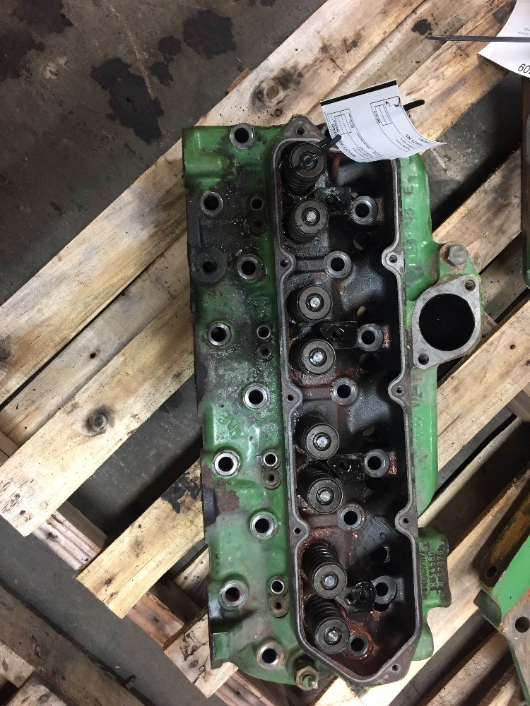 Deere 2555 Cylinder Head